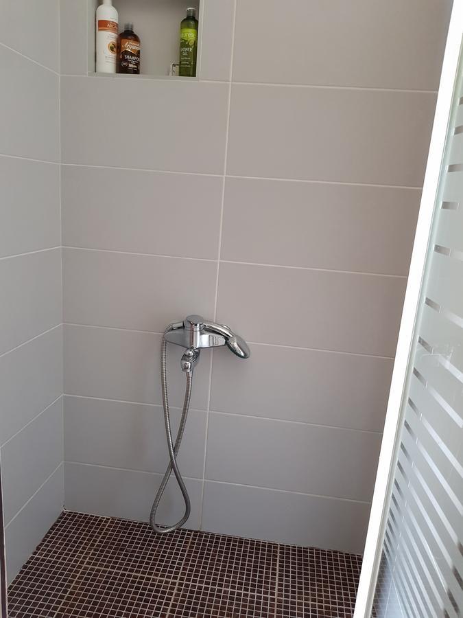 Lakeview Rest Home Конич Екстериор снимка