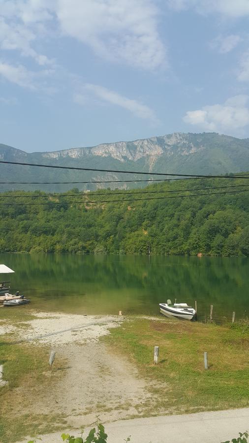 Lakeview Rest Home Конич Екстериор снимка